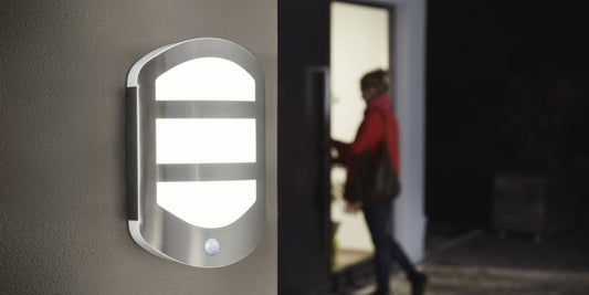 Jak efektywnie oświetlić elewację domu? Przemyślane wskazówki - Poland LEDVANCE e-shop