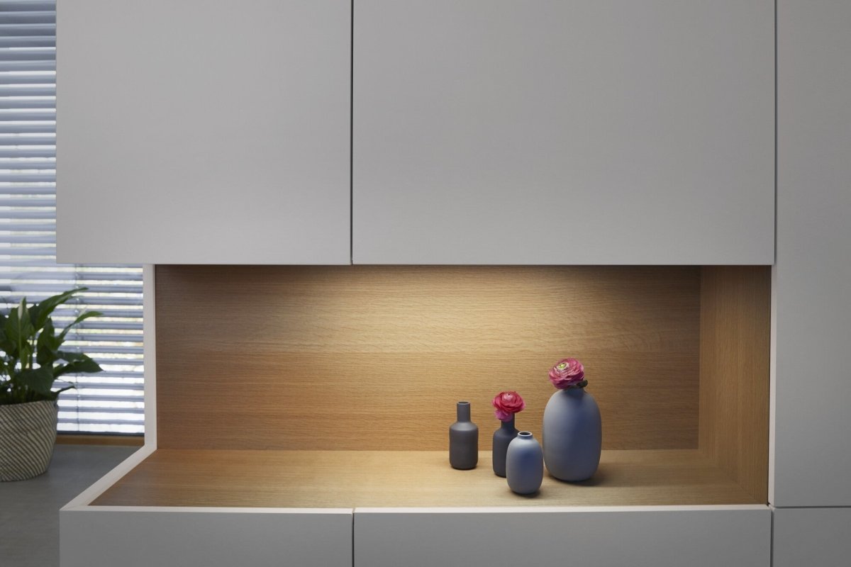 Wpuszczany panel LED do oświetlenia blatu kuchennego CABINET 300x200, ciepłobiała - eshop LEDVANCE 4058075268326 Wpuszczany panel LED do oświetlenia blatu kuchennego CABINET 300x200, ciepłobiała - eshop LEDVANCE 4058075268326