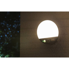 Inteligentna lampa ścienna LED WiFi ROUND z kamerą, ciepłobiała - eshop LEDVANCE 4058075564480