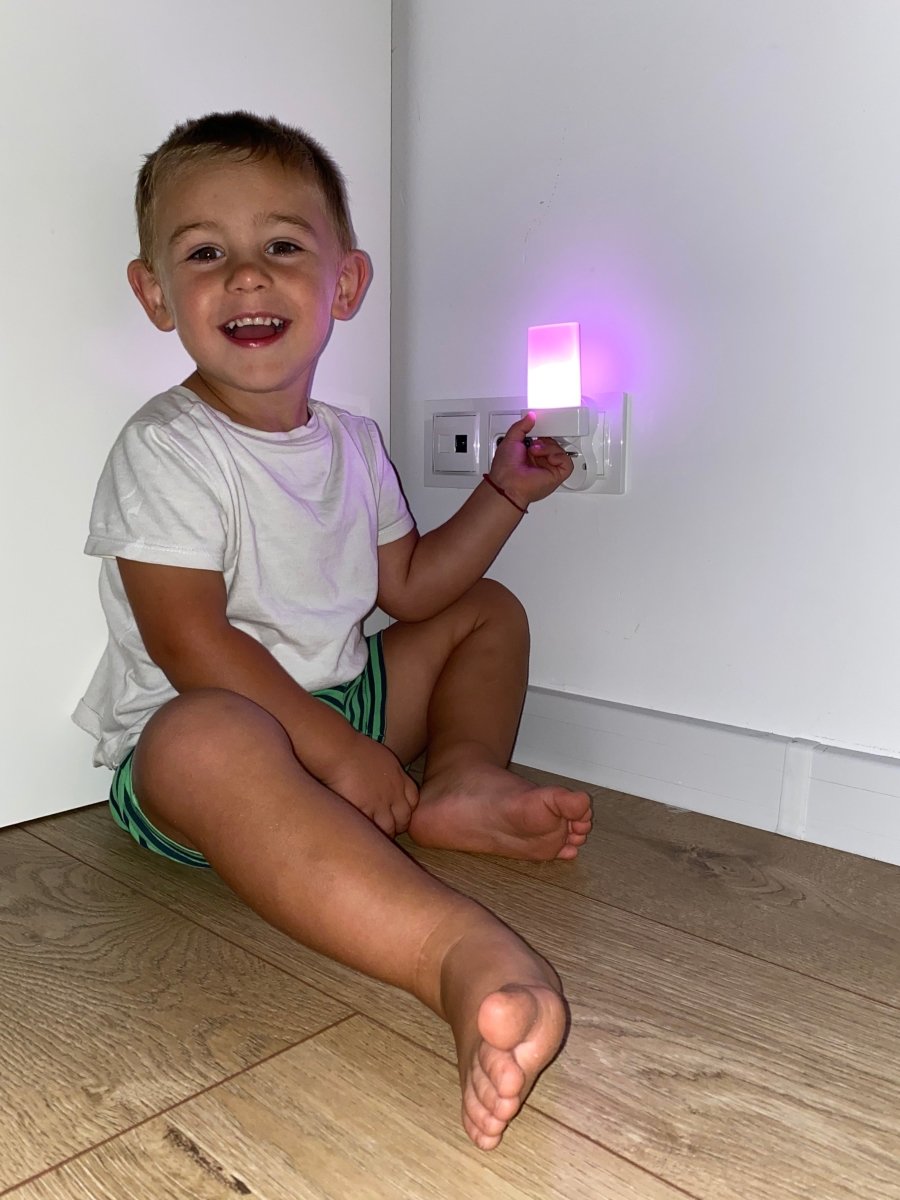 Orientacyjna nocna lampka LED RGB dla dzieci przewodowa SHINE - eshop LEDVANCE 4058075266841