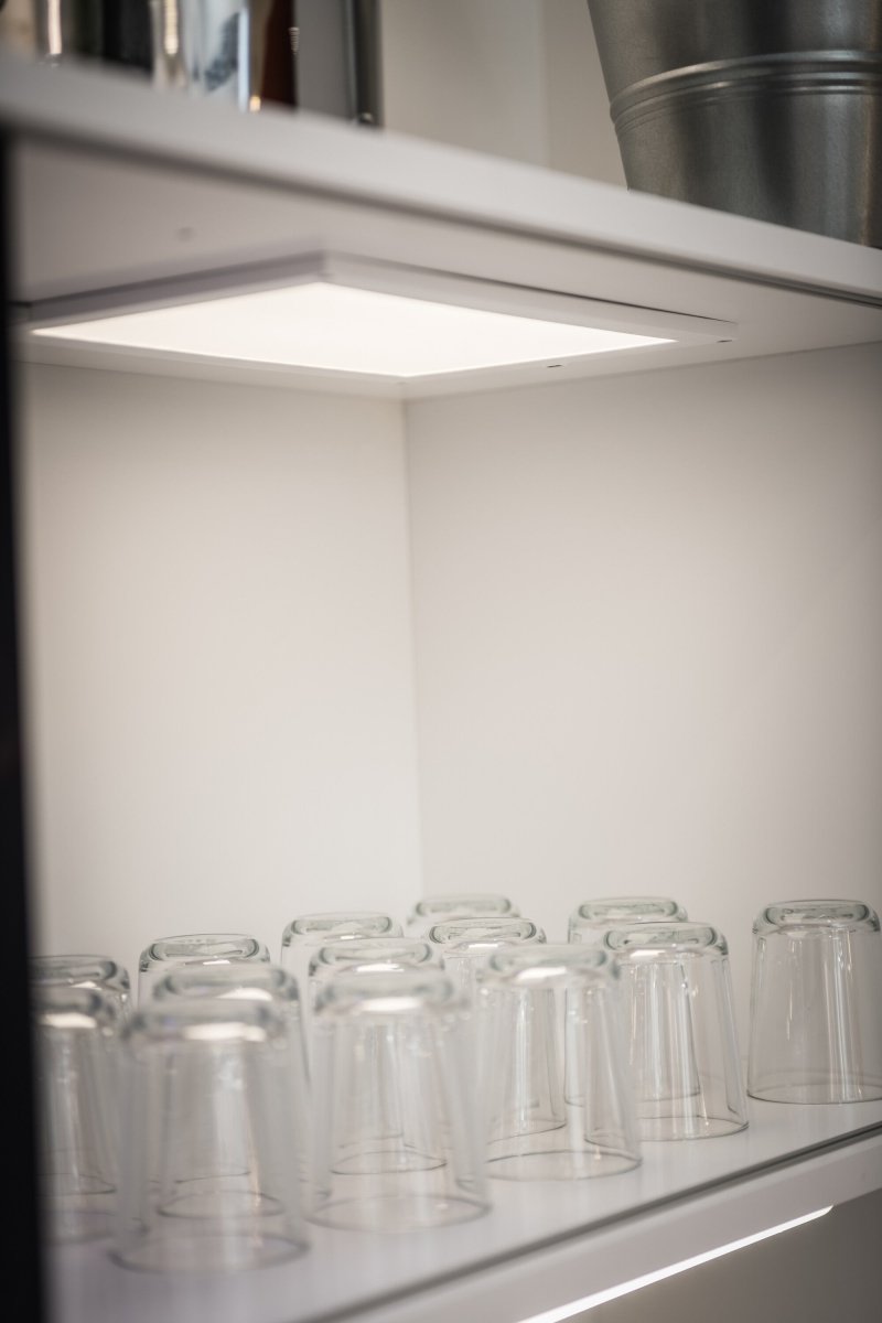 Wpuszczany panel LED do oświetlenia blatu kuchennego CABINET 300x200, ciepłobiała - eshop LEDVANCE 4058075268326
